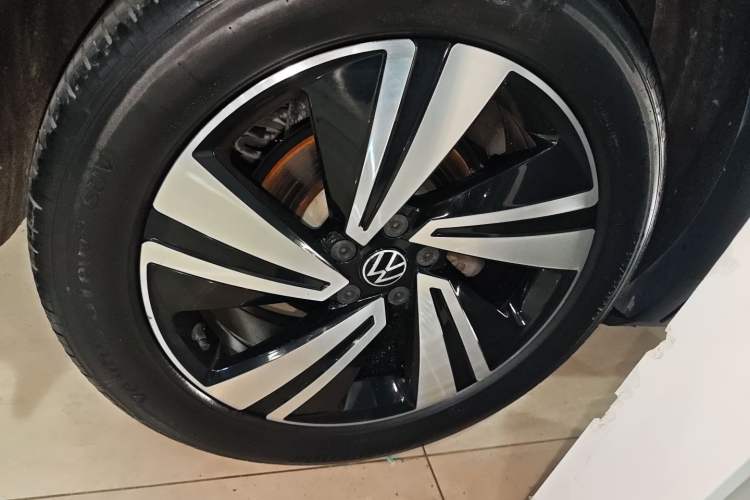 Used Volkswagen Tiguan X 2023 Revised Version 330TSI Two-Wheel Drive Enjoyment Edition Right Rear Wheel Hub