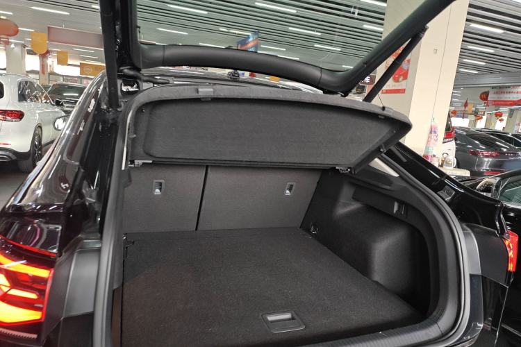 Used Volkswagen Tiguan X 2023 380TSI Four-Wheel Drive Prestige Flagship Edition Trunk