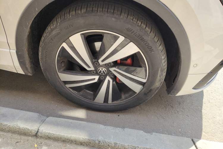 Used Volkswagen Tiguan X 2023 330TSI Two-Wheel-Drive Flagship Edition Right Front Wheel Hub