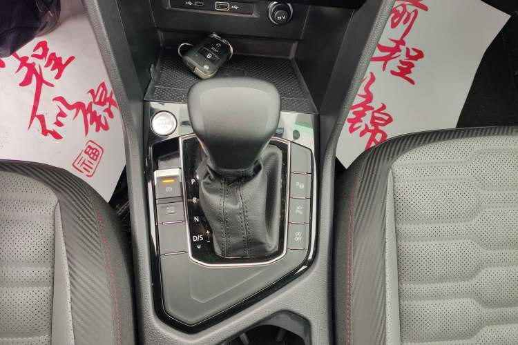 Used Volkswagen Tiguan X 2023 Revised Version 330TSI Two-Wheel-Drive Flagship Edition Gear Lever