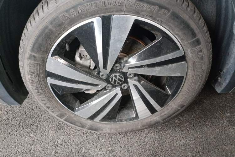 Used Volkswagen Tiguan X 2023 Revised Version 330TSI Two-Wheel-Drive Flagship Edition Left Front Wheel Hub