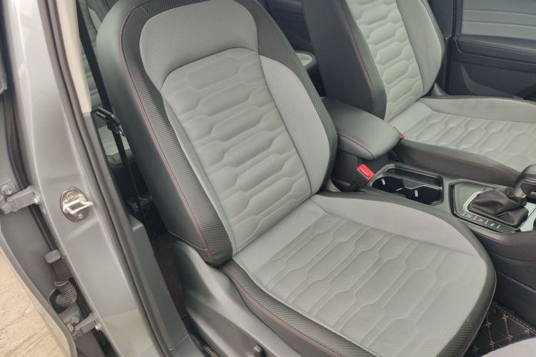 Used Volkswagen Tiguan X 2023 Revised Version 330TSI Two-Wheel-Drive Flagship Edition Right Front Seat