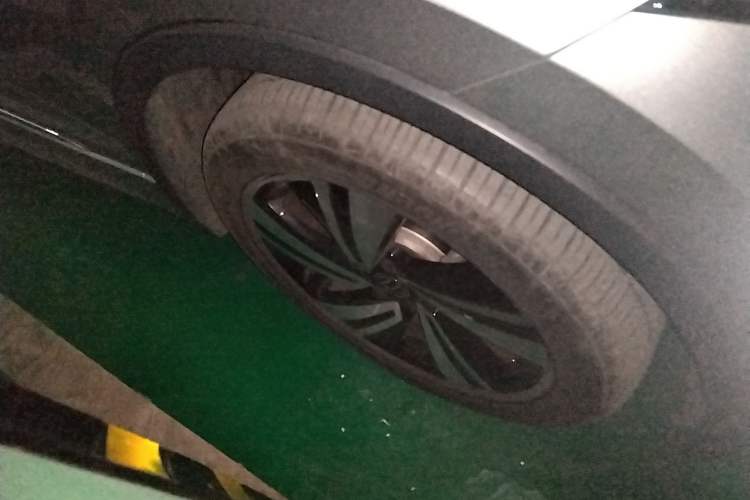 Used Volkswagen Tiguan X 2023 330TSI Two-Wheel Drive Luxury Edition Right Front Wheel Hub