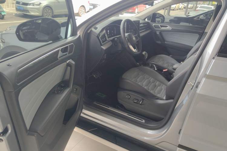 Used Volkswagen Tiguan X 2023 330TSI Two-Wheel-Drive Flagship Edition Driver Seat