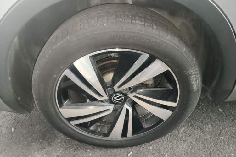 Used Volkswagen Tiguan X 2023 Revised Version 330TSI Two-Wheel-Drive Flagship Edition Right Rear Wheel Hub