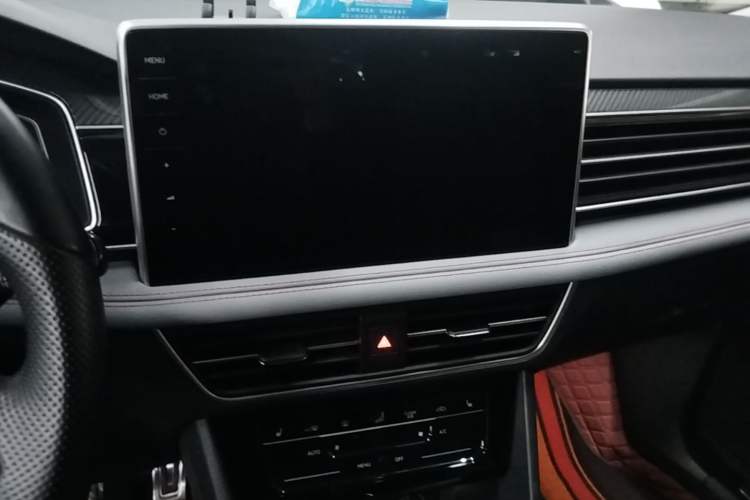 Used Volkswagen Tiguan X 2023 Revised Version 330TSI Two-Wheel-Drive Flagship Edition Audio And AC Panel