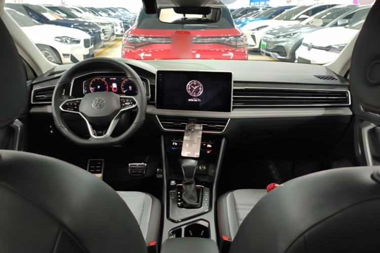 Used Volkswagen Tiguan X 2023 Revised Version 330TSI Two-Wheel-Drive Flagship Edition Center Console