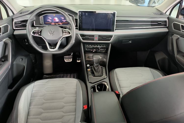 Used Volkswagen Tiguan X 2023 Revised Version 330TSI Two-Wheel-Drive Flagship Edition Center Console