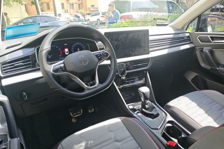Used Volkswagen Tiguan X 2023 330TSI Two-Wheel-Drive Prestige Flagship Edition Center Console