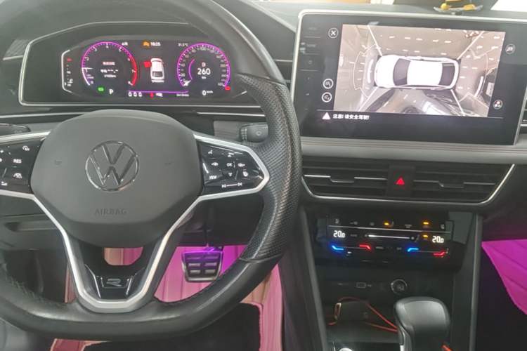Used Volkswagen Tiguan X 2023 330TSI Two-Wheel-Drive Prestige Flagship Edition Center Console