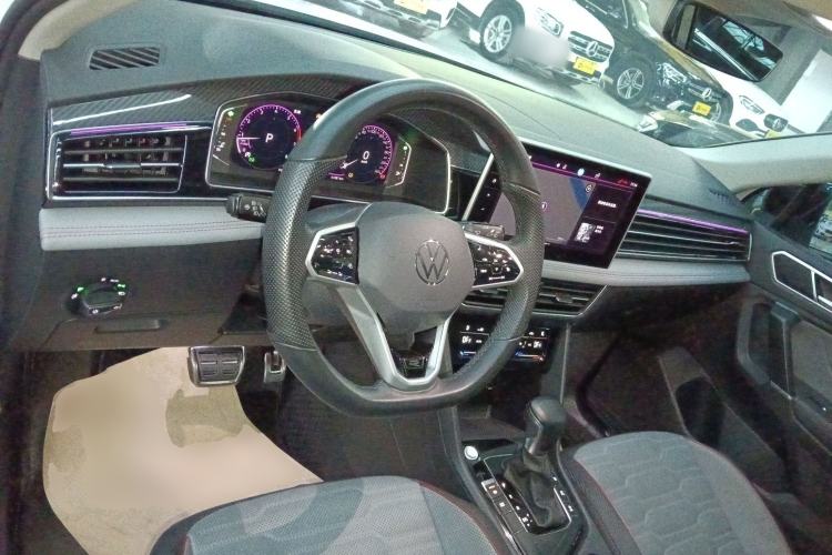 Used Volkswagen Tiguan X 2023 330TSI Two-Wheel-Drive Prestige Flagship Edition Center Console