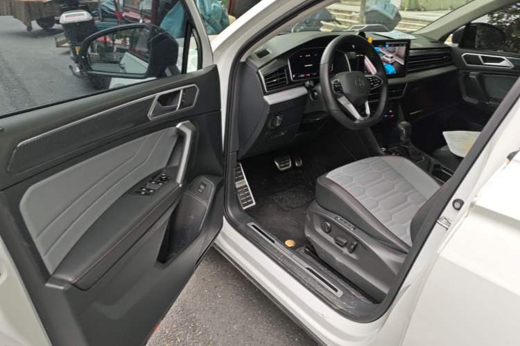 Used Volkswagen Tiguan X 2023 Facelift 330TSI Two-Wheel-Drive Prestige Flagship Edition Driver Seat
