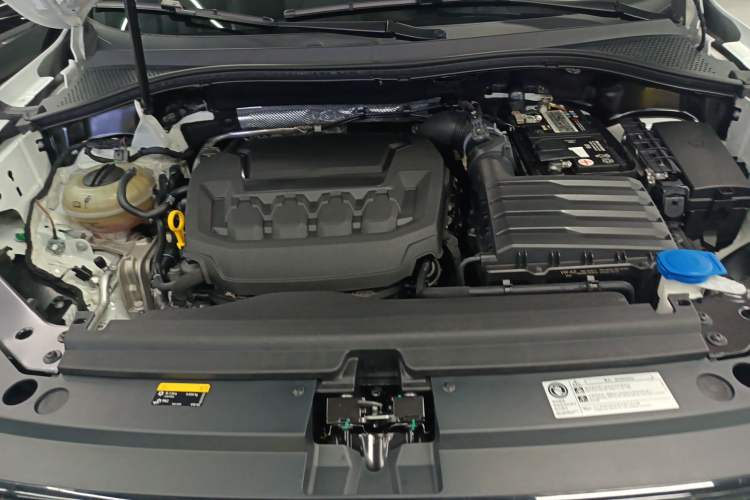 Used Volkswagen Tiguan X 2023 Revised Version 330TSI Two-Wheel-Drive Flagship Edition Engine Bay