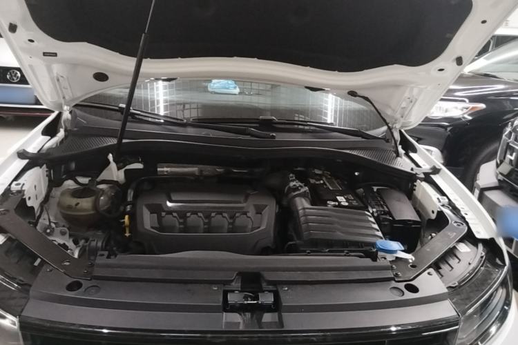 Used Volkswagen Tiguan X 2023 Revised Version 330TSI Two-Wheel-Drive Flagship Edition Engine Bay