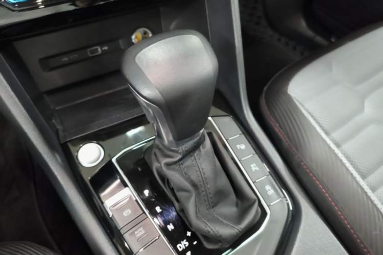 Used Volkswagen Tiguan X 2023 Revised Version 330TSI Two-Wheel-Drive Flagship Edition Gear Lever