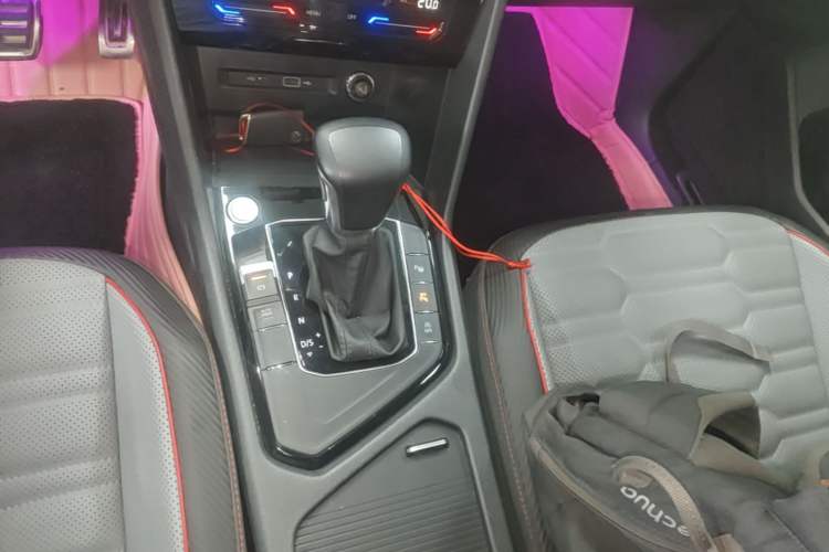 Used Volkswagen Tiguan X 2023 330TSI Two-Wheel-Drive Prestige Flagship Edition Gear Lever