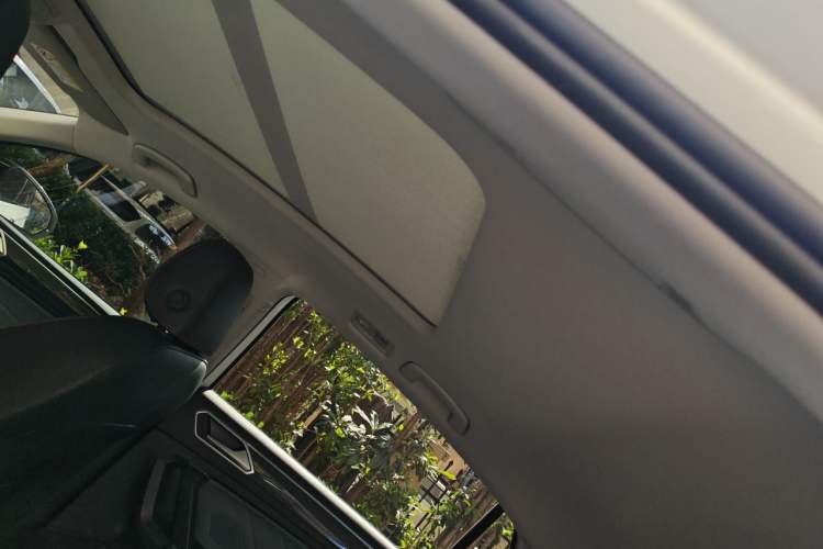 Used Volkswagen Tiguan X 2023 330TSI Two-Wheel-Drive Prestige Flagship Edition Headliner