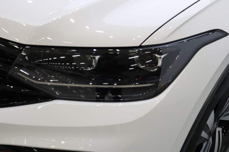 Used Volkswagen Tiguan X 2023 Revised Version 330TSI Two-Wheel-Drive Flagship Edition Left Front Headlight