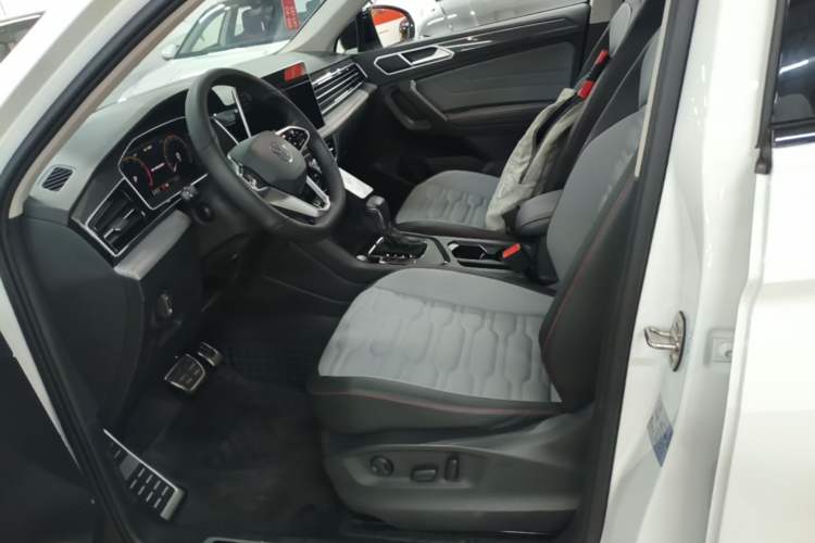 Used Volkswagen Tiguan X 2023 Revised Version 330TSI Two-Wheel-Drive Flagship Edition Left Front Seat