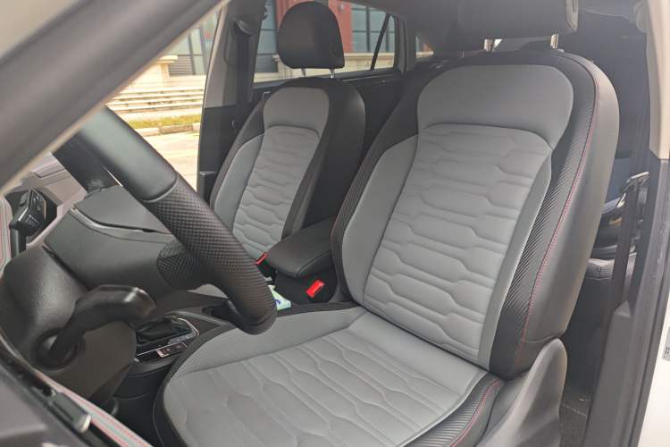 Used Volkswagen Tiguan X 2023 Revised Version 330TSI Two-Wheel Drive Enjoyment Edition Left Front Seat