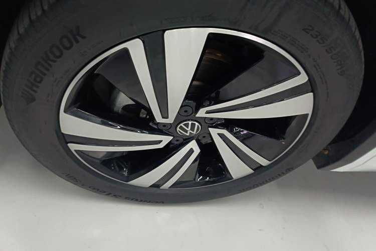 Used Volkswagen Tiguan X 2023 Revised Version 330TSI Two-Wheel-Drive Flagship Edition Left Front Wheel Hub