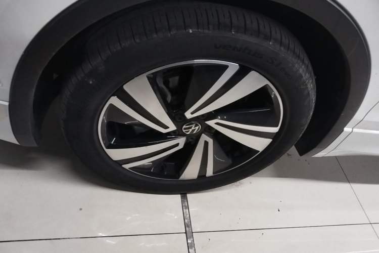 Used Volkswagen Tiguan X 2023 Revised Version 330TSI Two-Wheel-Drive Flagship Edition Left Front Wheel Hub