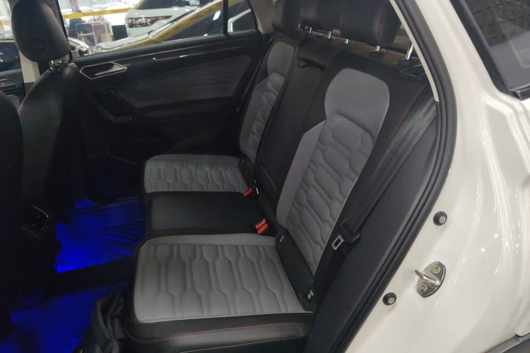 Used Volkswagen Tiguan X 2023 Revised Version 330TSI Two-Wheel-Drive Flagship Edition Left Rear Seat
