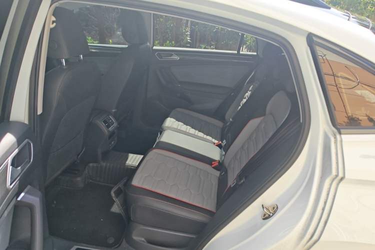 Used Volkswagen Tiguan X 2023 330TSI Two-Wheel-Drive Prestige Flagship Edition Left Rear Seat