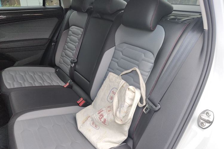 Used Volkswagen Tiguan X 2023 Revised Version 380TSI Four-Wheel Drive Flagship Edition Left Rear Seat