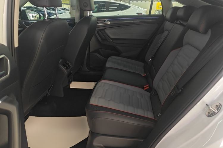 Used Volkswagen Tiguan X 2023 Facelift 330TSI Two-Wheel-Drive Prestige Flagship Edition Left Rear Seat