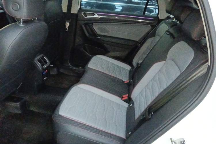 Used Volkswagen Tiguan X 2023 330TSI Two-Wheel-Drive Prestige Flagship Edition Left Rear Seat