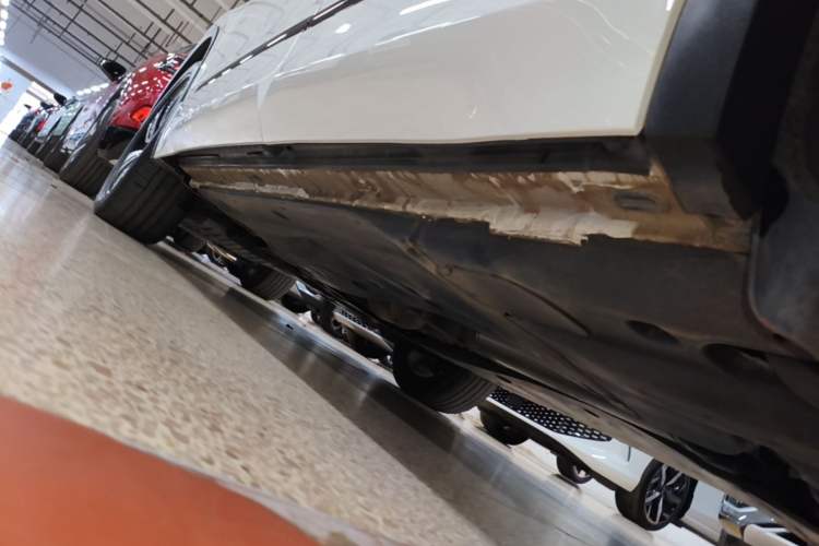 Used Volkswagen Tiguan X 2023 Revised Version 330TSI Two-Wheel-Drive Flagship Edition Left Side Sill