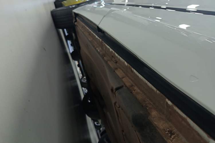 Used Volkswagen Tiguan X 2023 Revised Version 330TSI Two-Wheel-Drive Flagship Edition Left Side Sill