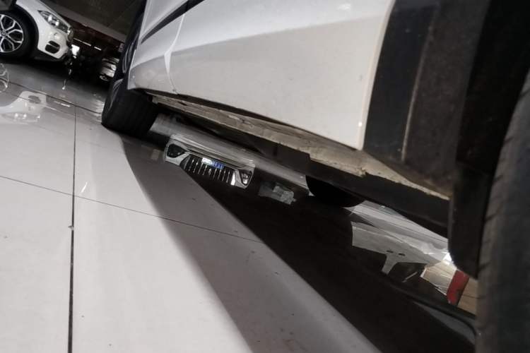 Used Volkswagen Tiguan X 2023 Revised Version 330TSI Two-Wheel-Drive Flagship Edition Left Side Sill