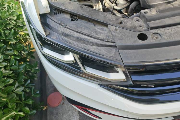 Used Volkswagen Tiguan X 2023 330TSI Two-Wheel-Drive Prestige Flagship Edition Right Front Headlight