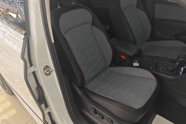 Used Volkswagen Tiguan X 2023 Facelift 330TSI Two-Wheel-Drive Prestige Flagship Edition Right Front Seat