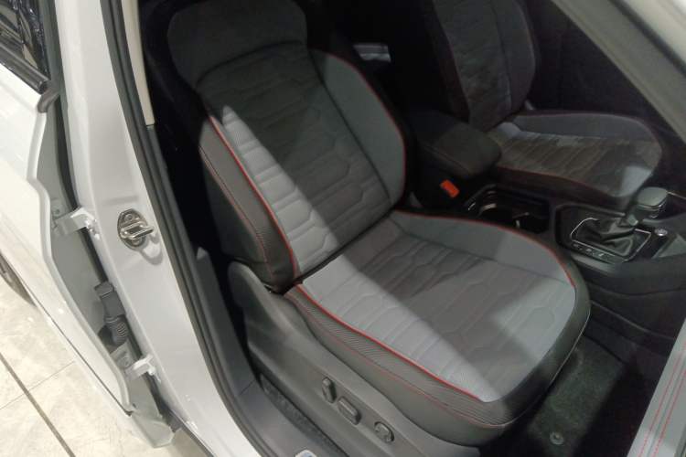 Used Volkswagen Tiguan X 2023 330TSI Two-Wheel-Drive Prestige Flagship Edition Right Front Seat