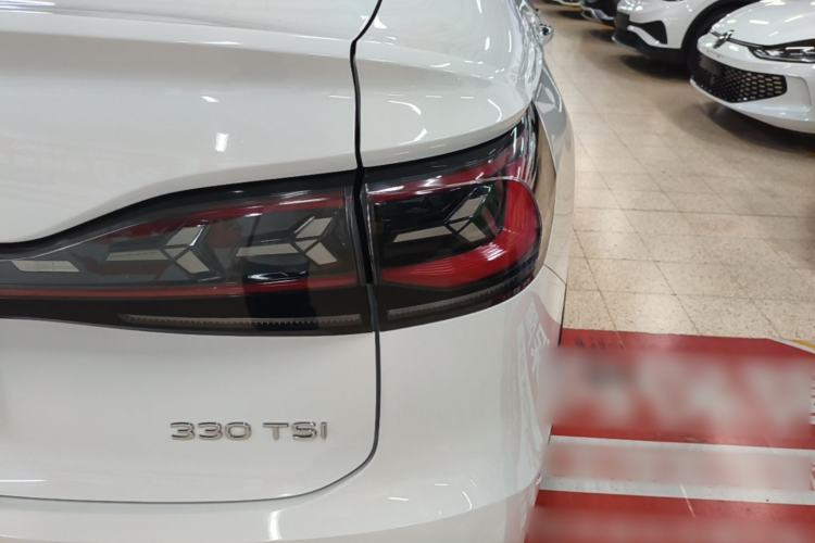 Used Volkswagen Tiguan X 2023 Revised Version 330TSI Two-Wheel-Drive Flagship Edition Right Rear Taillight