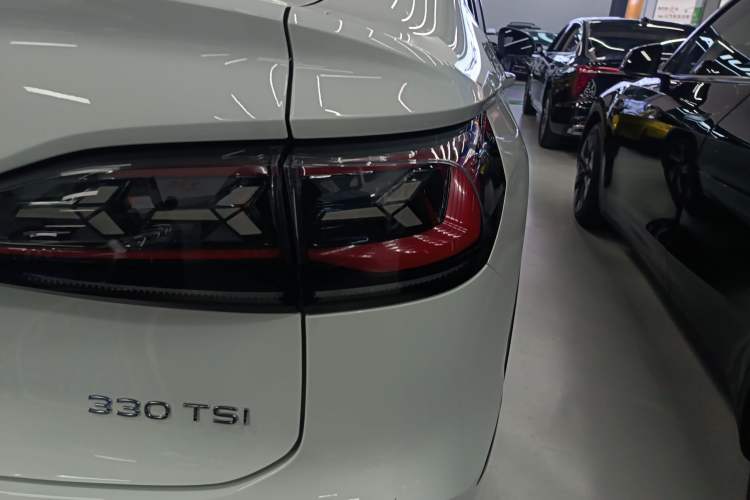 Used Volkswagen Tiguan X 2023 Revised Version 330TSI Two-Wheel-Drive Flagship Edition Right Rear Taillight