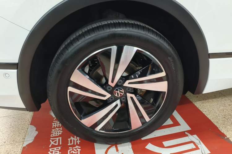 Used Volkswagen Tiguan X 2023 Revised Version 330TSI Two-Wheel-Drive Flagship Edition Right Rear Wheel Hub