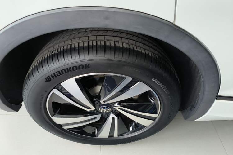 Used Volkswagen Tiguan X 2023 Revised Version 330TSI Two-Wheel-Drive Flagship Edition Right Rear Wheel Hub