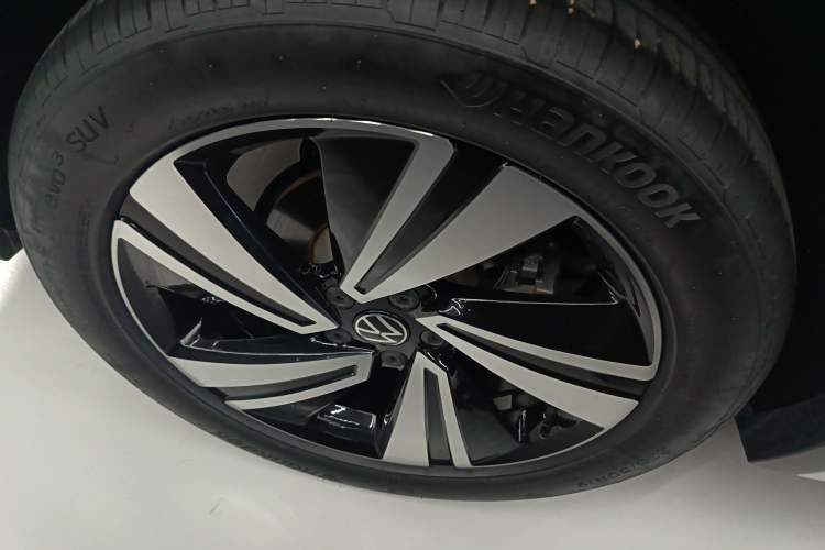 Used Volkswagen Tiguan X 2023 Revised Version 330TSI Two-Wheel-Drive Flagship Edition Right Rear Wheel Hub