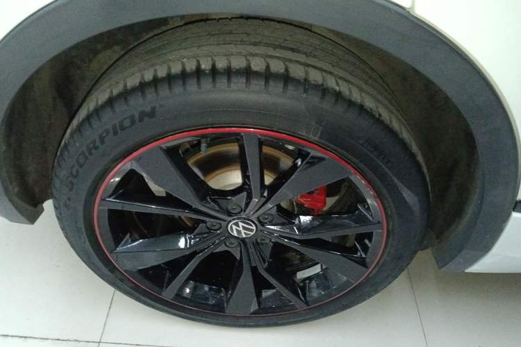 Used Volkswagen Tiguan X 2023 330TSI Two-Wheel-Drive Prestige Flagship Edition Right Rear Wheel Hub