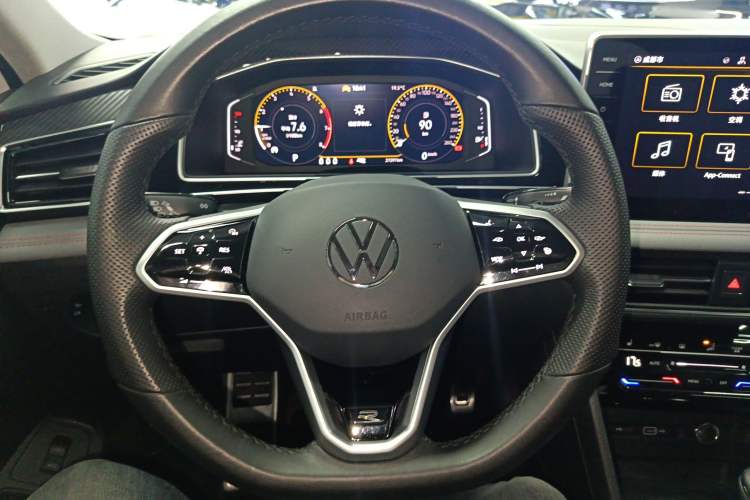 Used Volkswagen Tiguan X 2023 Revised Version 330TSI Two-Wheel-Drive Flagship Edition Steering Wheel