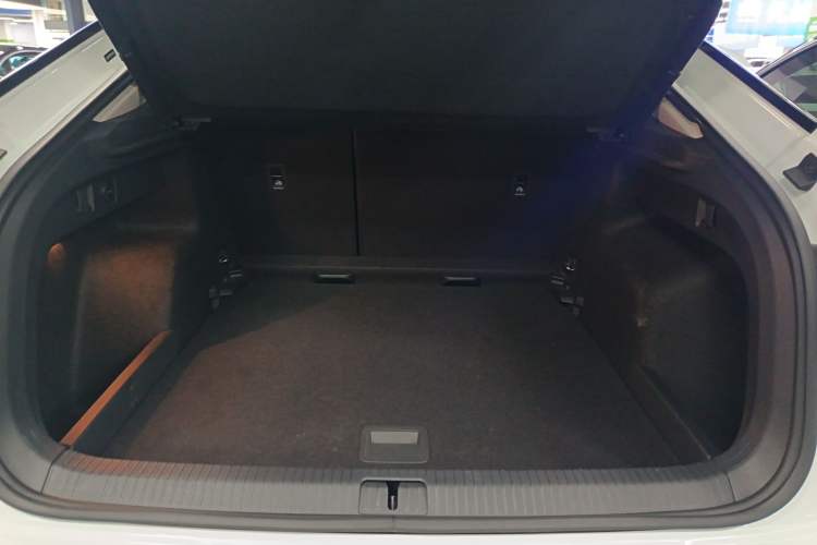 Used Volkswagen Tiguan X 2023 Revised Version 330TSI Two-Wheel-Drive Flagship Edition Trunk