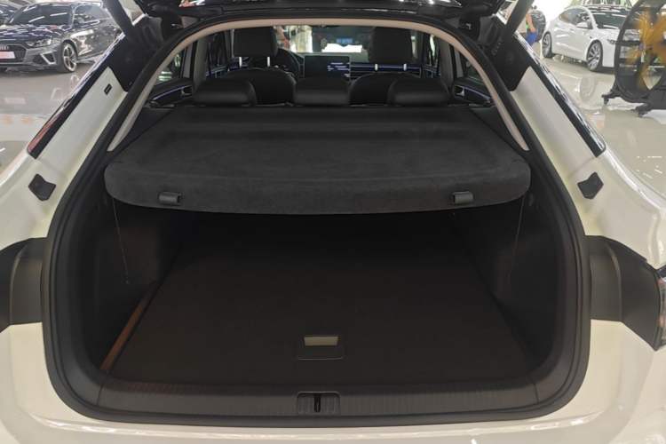 Used Volkswagen Tiguan X 2023 Facelift 330TSI Two-Wheel-Drive Prestige Flagship Edition Trunk