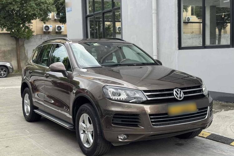 Used Volkswagen Touareg 2011 3.0 TDI Diesel Comfort Version Exterior 2