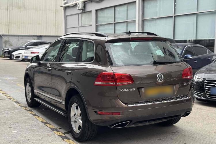 Used Volkswagen Touareg 2011 3.0 TDI Diesel Comfort Version Exterior 3