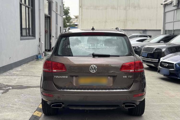 Used Volkswagen Touareg 2011 3.0 TDI Diesel Comfort Version Exterior 4