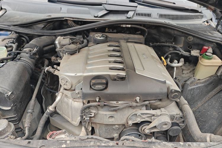Used Volkswagen Touareg 2006 3.2L Luxury Edition Engine Bay
